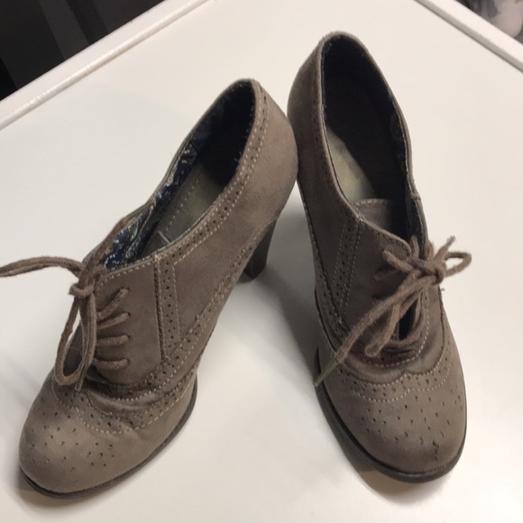 Fioni - booties - I - Picture 3 of 8